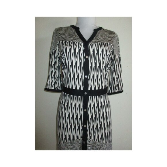 Diane Von Furstenberg Silk Black and White Geometric Print Snap Dress Size 8 - Picture 3 of 11